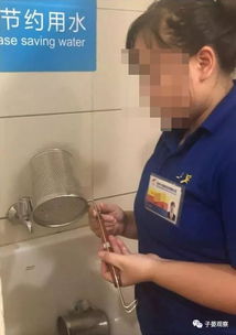 曝光 杭州知名便利店公厕水池洗食品餐具,涉事员工被开除 网友争议